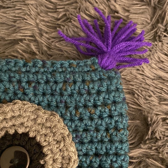 Owl Hat -crocheted - Picture 3 of 8